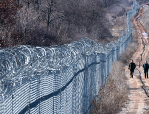 Βουλγαρικά στρατεύματα σταματούν τη ροή μεταναστών στα σύνορα με τη Τουρκία (Hannah Lucinda Smith)