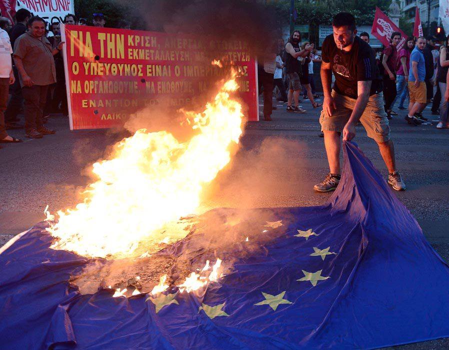 Η Ευρωδουλεία είναι η χειρότερη μορφή ραγιαδισμού (Τάκης Φωτόπουλος)