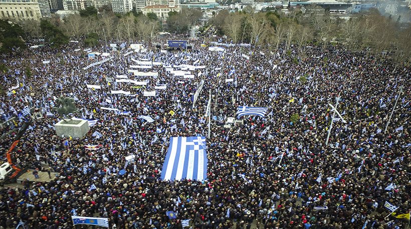 Σχόλιο ΜΕΚΕΑ για τη δήθεν νομιμοποίηση του συστήματος από το αίτημα για δημοψήφισμα